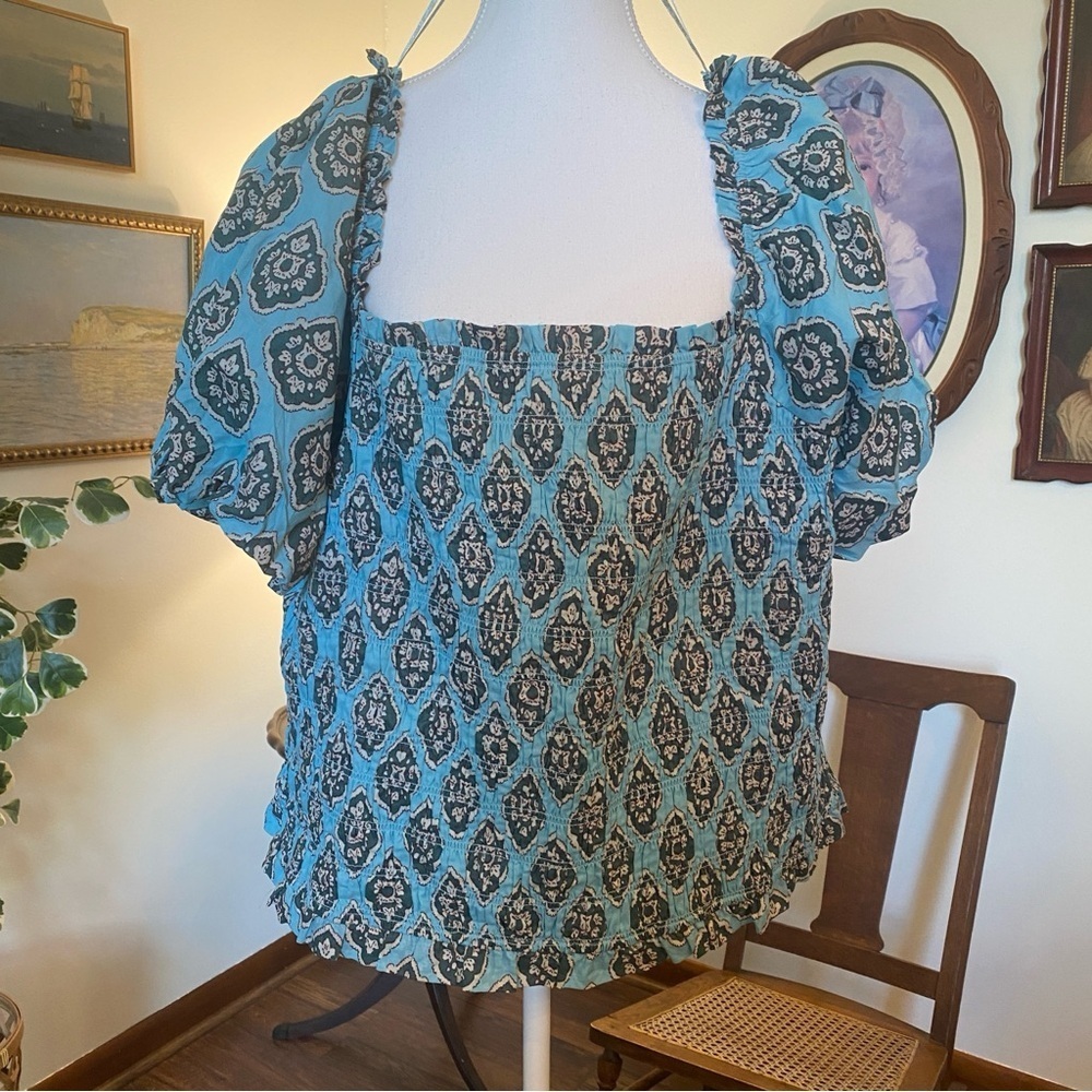Maurices • Turquoise Medallion Print Smocked Puff Short Sleeve Top • Size 3X NWT